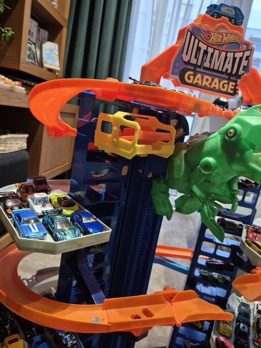 Garaż T-Rexa hot wheels tor