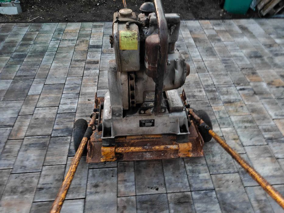 Hatz 75 silnik zagęszczarka Wacker 200 kg