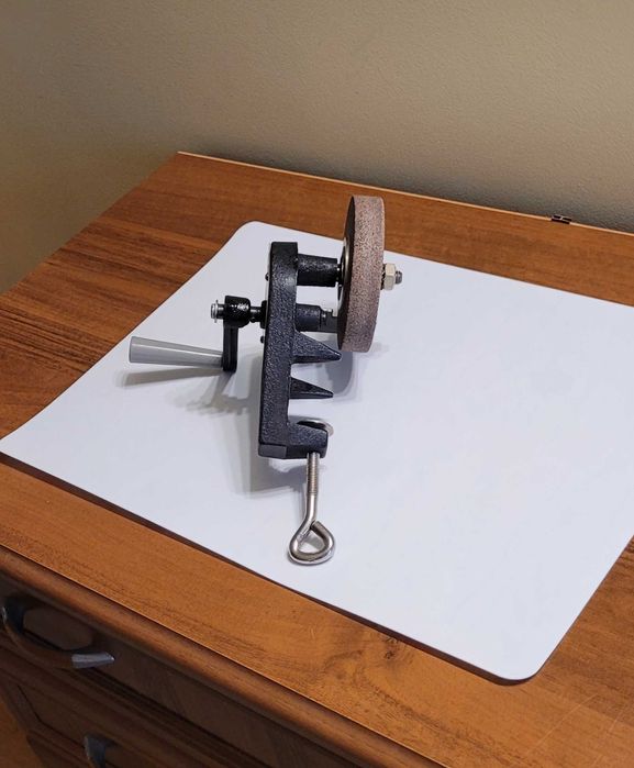 Szlifierka (ostrzałka) ręczna stołowa