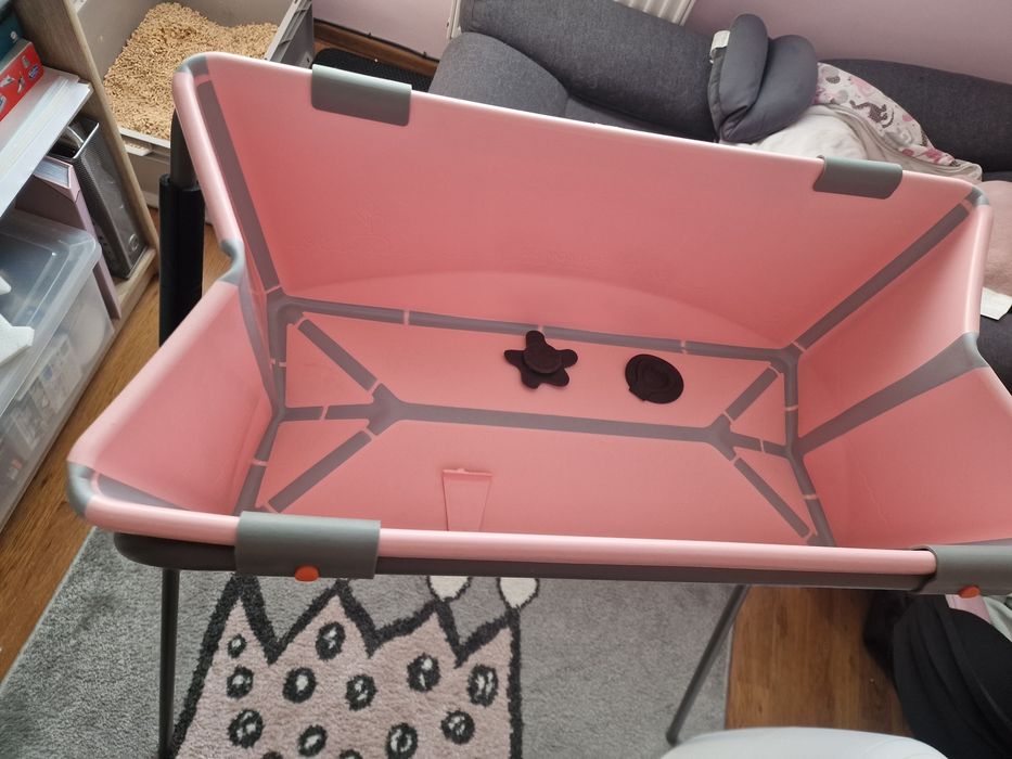 Wanienka stokke ze stelażem różowa