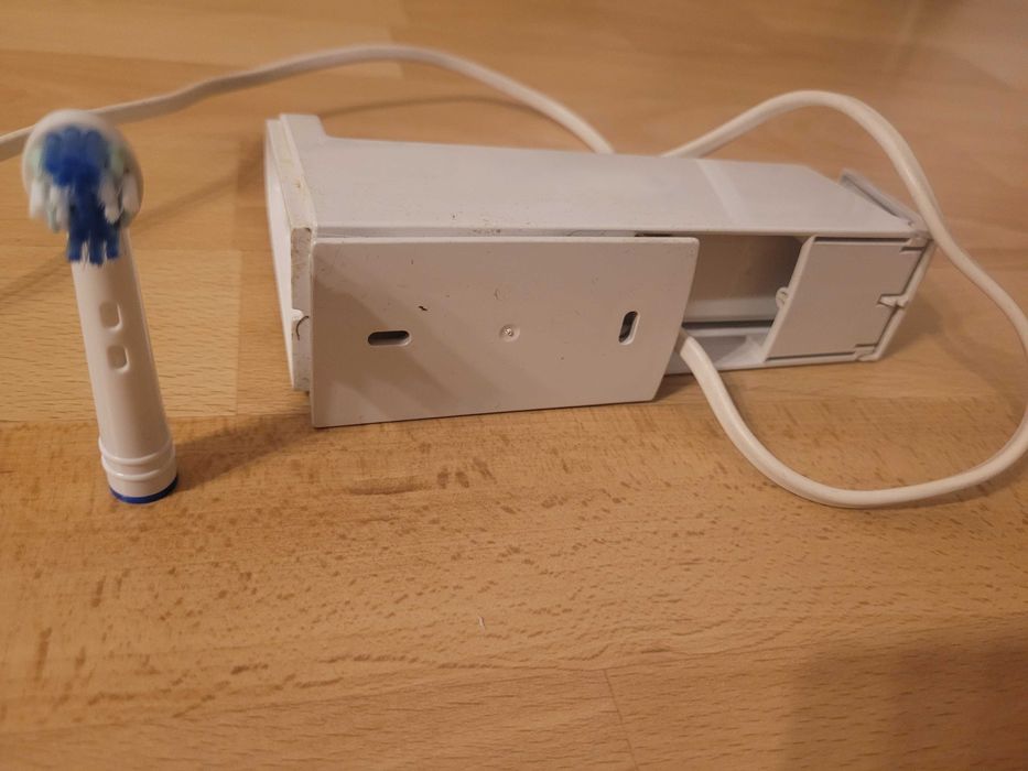 elektryczna szczoteczka do zębów Braun z timerem