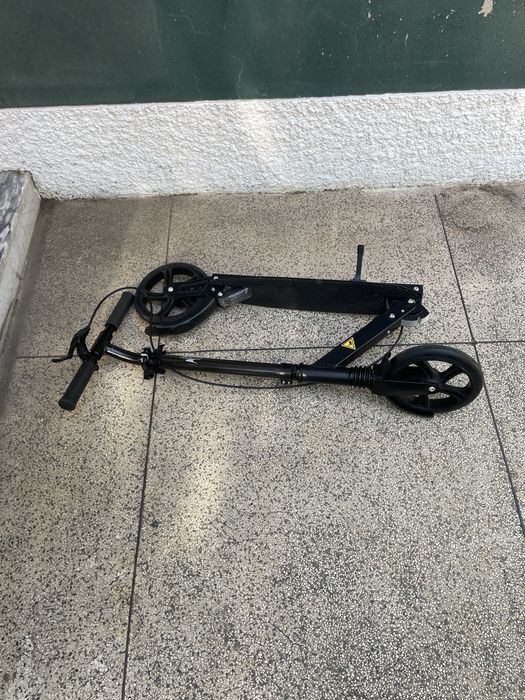 Trotinete com travões