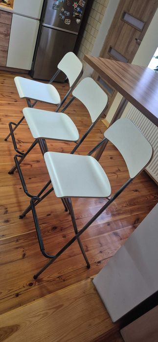 Sprzedam Stół barowy z 3 krzesłami