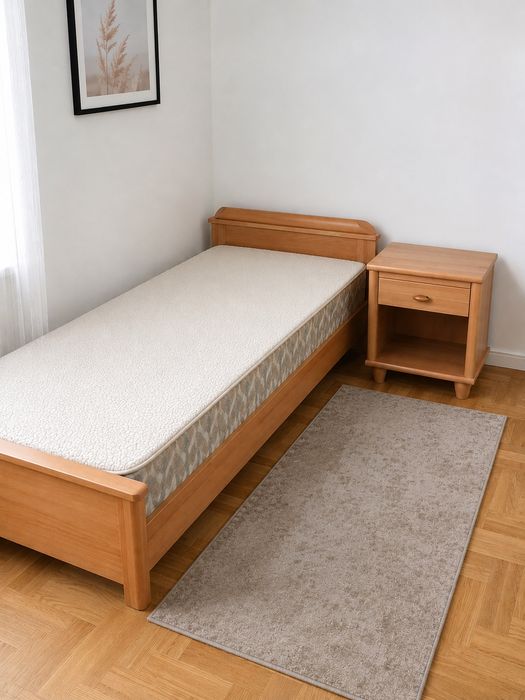 Łóżko i szafka nocna komplet drewniany  jasny beż Pruszków