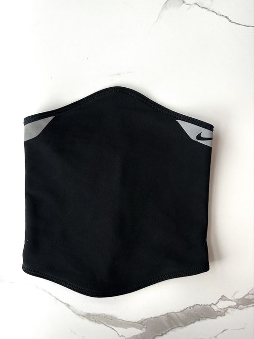 Sportowy komin Nike S/M w kolorze czarnym