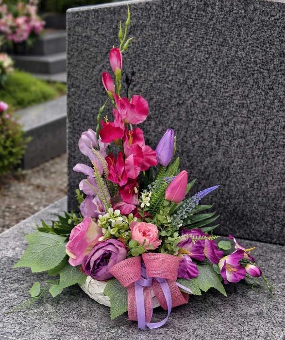 Stroik kompozycja kwiatowa na grób ikebana wiosenna WG278