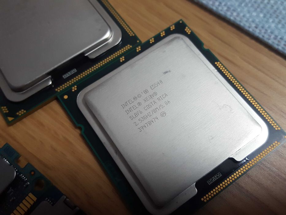 Serwerowe 2 procesory Xeon E5540 Ram 32GB 8x4gb i 2 dyski SAS 2x 300GB