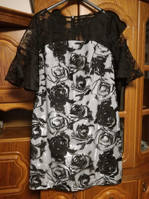 Sukienka czarna koronka