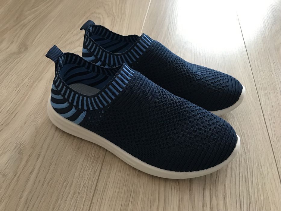 Buty sportowe chłopięce 37