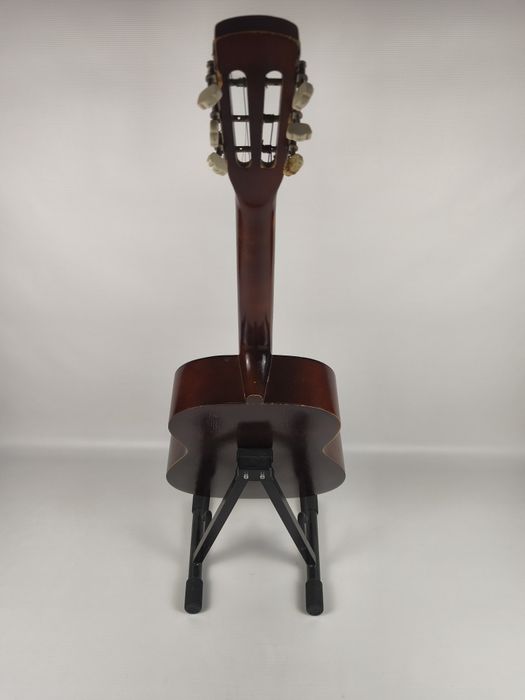 Gitara klasyczna tradycyjna metalowe struny statyw stojak gitarowy