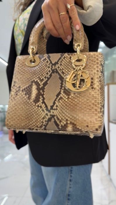 Продам сумку Christian Dior із натуральної шкіри питона, виробництво Корея, з сертифікатом. модель з ексклюзивної колекції Lady Dior питон.