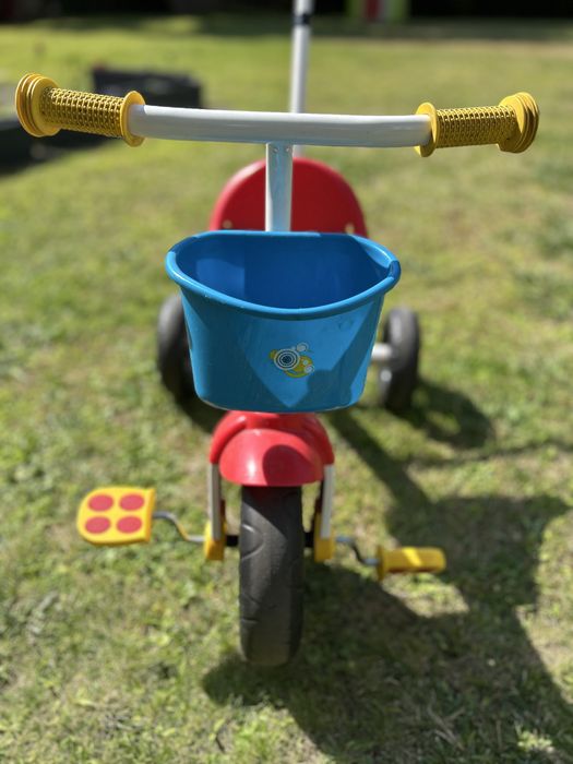 Triciclo de crianca com cesto