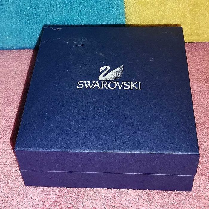 PAR DE BRINCOS SWROVSKI COM CAIXA ORIGINAL