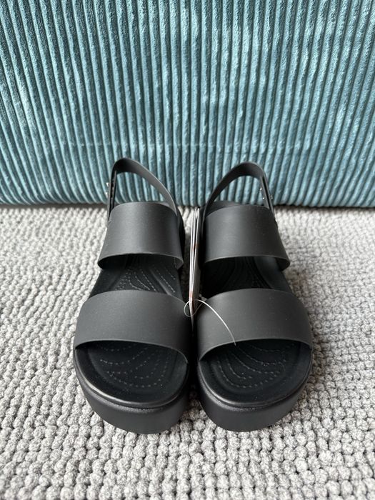 Sandały Crocs Brooklyn Low 38-39 damska 8 Modne Wygodne Czarne