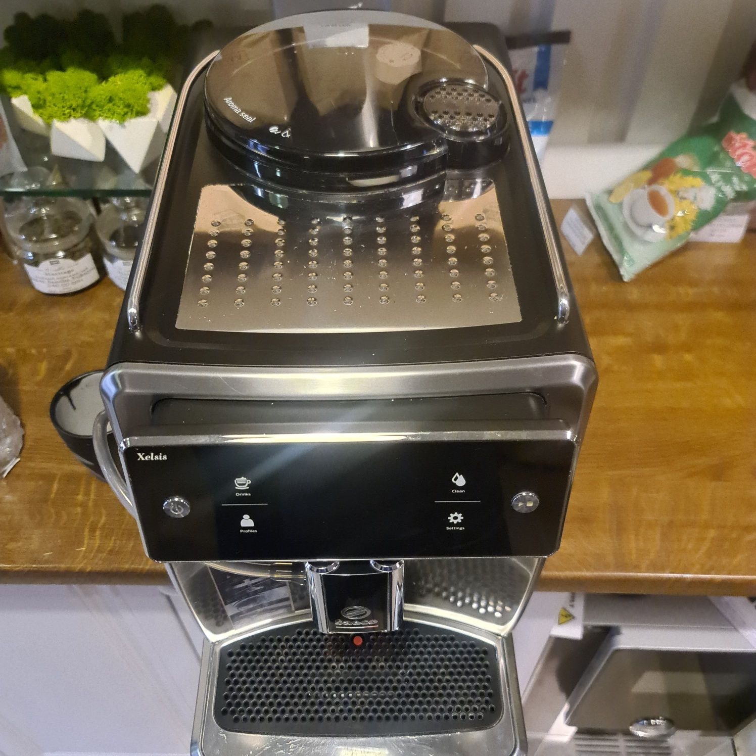 Кофемашина Saeco Xelsis SM7685 / SM7683 26 000 грн. Кавоварки