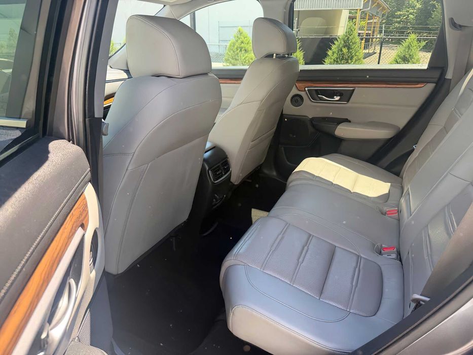 Honda CR-V Touring      2018