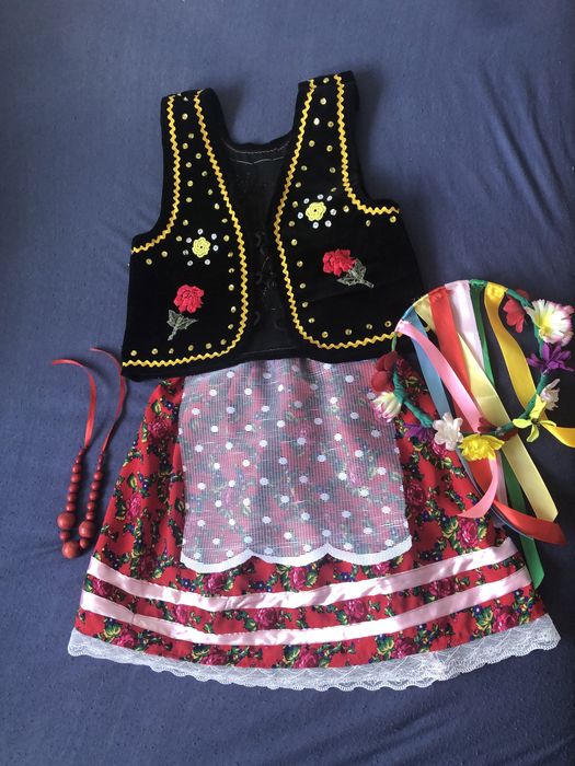 Strój krakowski dla dziewczynki