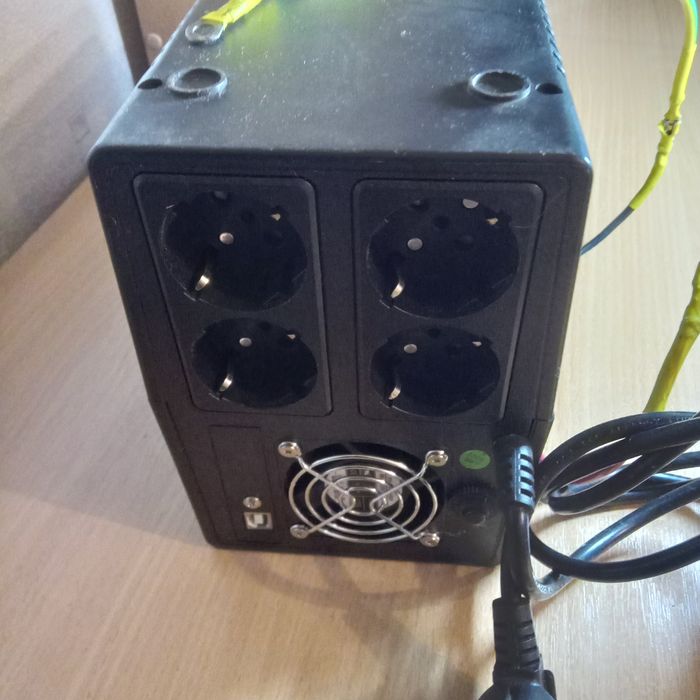 Бесперебойник рабочий1500VA/900W