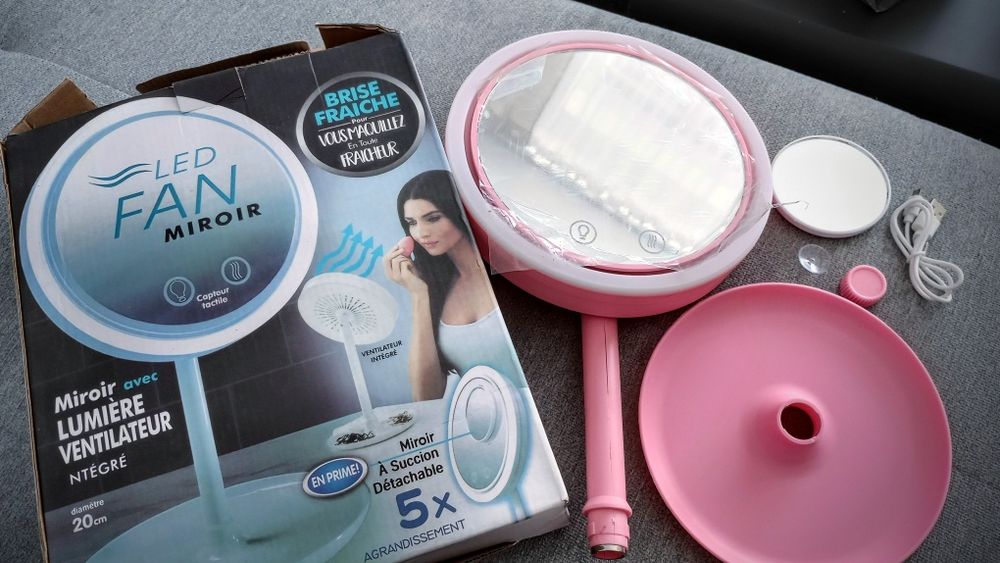 Podświetlane lusterko LED z wiatrakiem