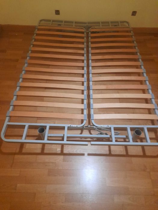 Camas Com Estrados.64738562974339123