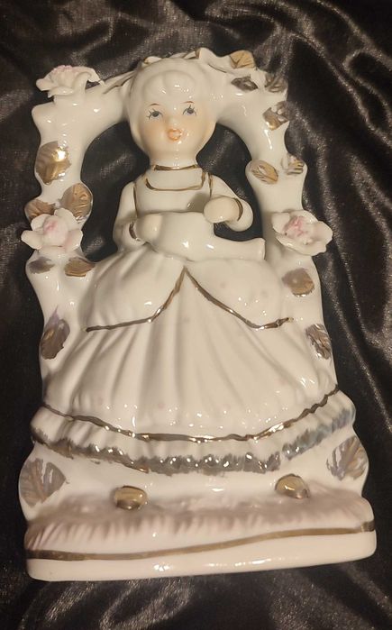 Kolekcjonerska figurka Gräfenthal Carl Scheidig – dziewczynka w pergoli vintage DDR / NRD