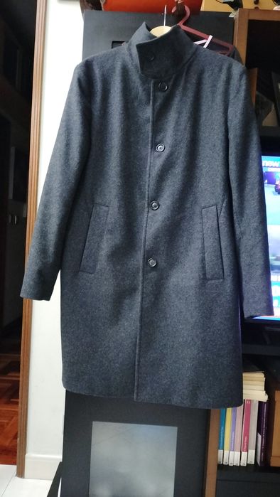 Sobretudo de homem cinzento