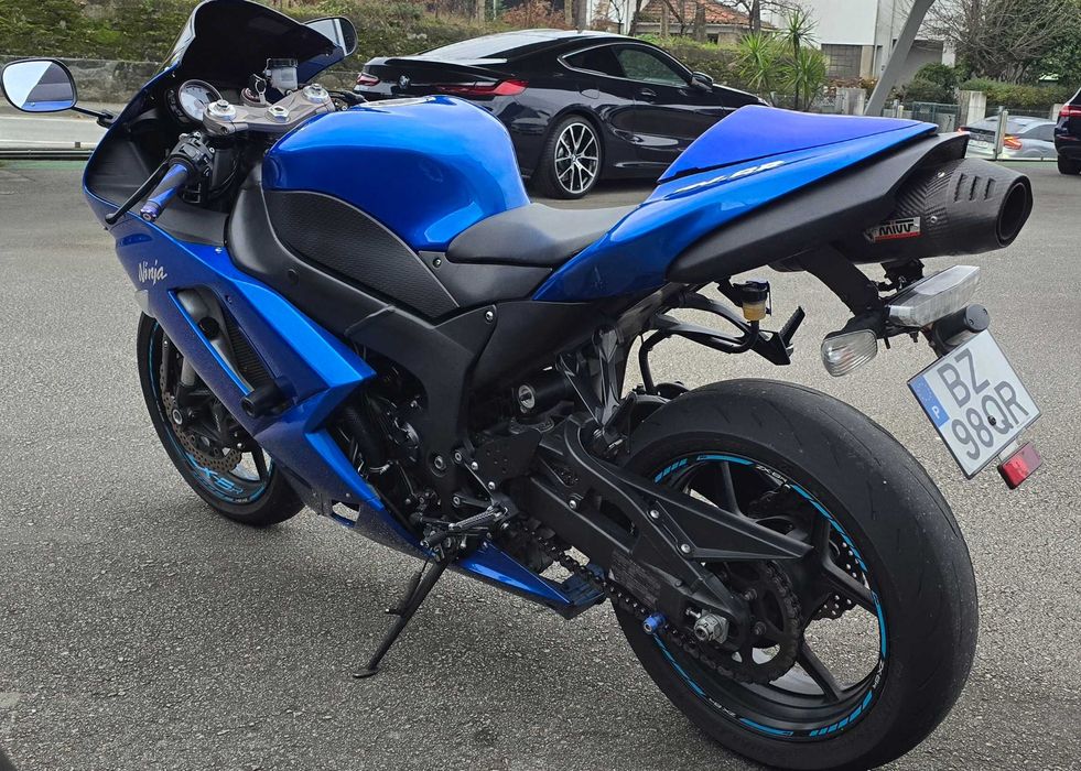 Kawasaki ZX6R - 2008