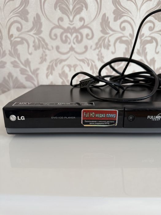 DVD/CD програвач LG Full HD 1080p USB HDMI