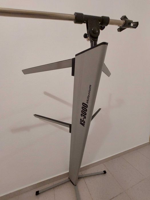 Suporte para 2 teclados e microfone