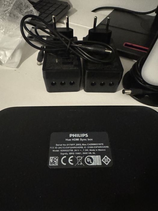 Philips Hue Play HDMI Sync Box 4K + 3× Hue Play Light Bar – komplet