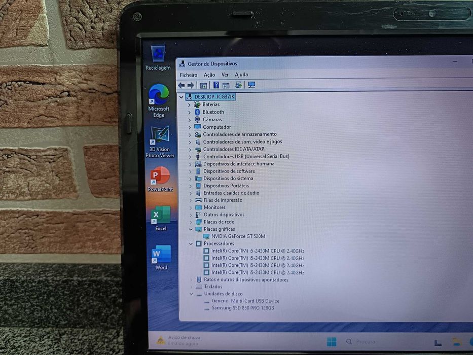 Toshiba L750-1ME core i5 RAM 4GB SSD 128GB