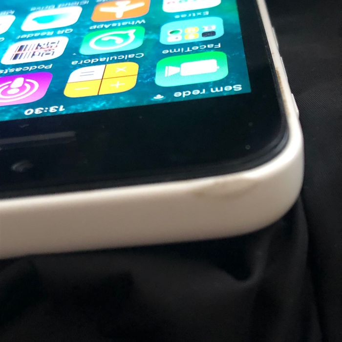 White iPhone 5c64298138422658124