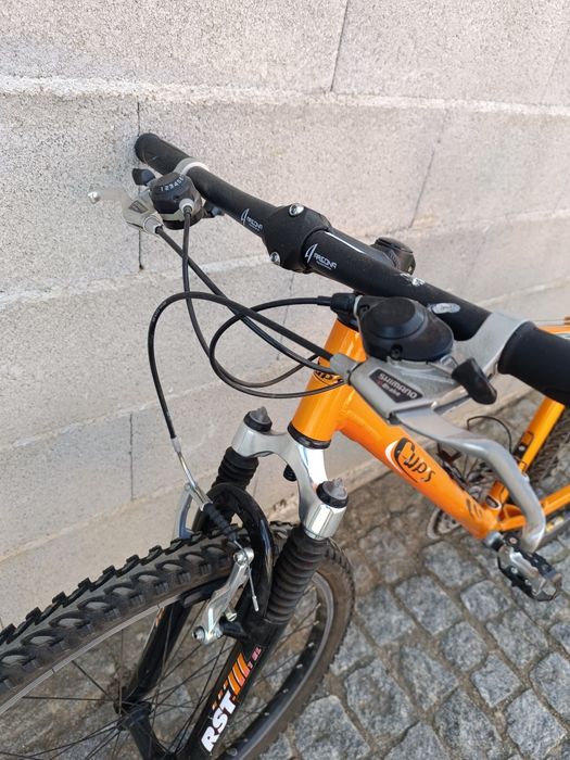 Bicicleta como nova em alumínio