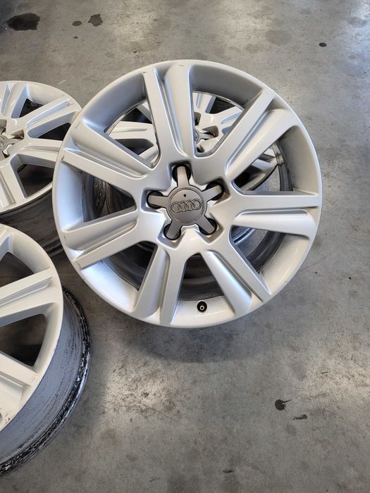 Felgi Aluminiowe r 17 audi komplet