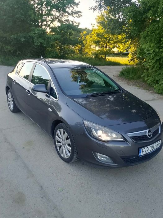 Opel Astra J 2010r. 1.7 CDTI 125km