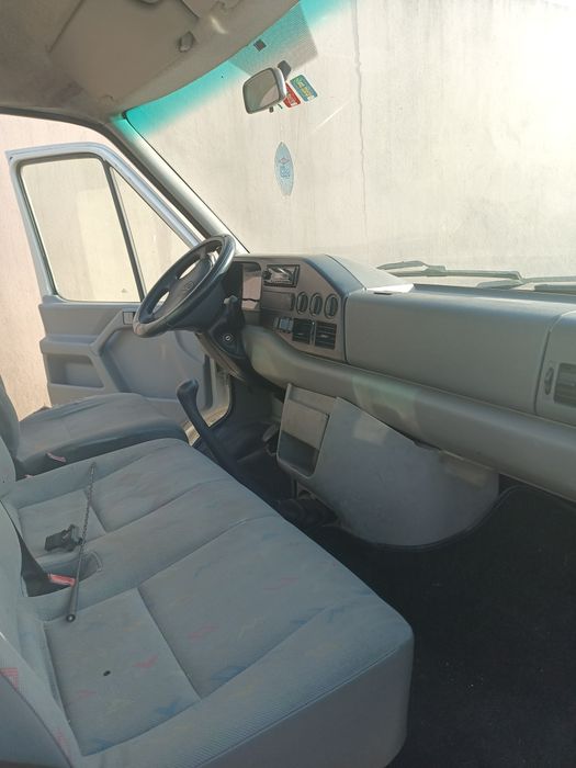 Carrinha para venda VW  lt35 de 2005 cilindrada  2500 TDI carrinha em bom estado sempre estimada