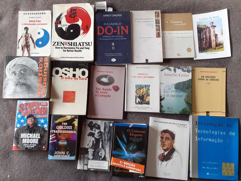 Livros variados para venda a bom preço.