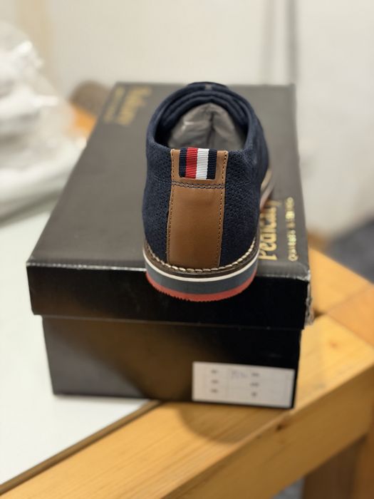 Sapato em pele marca pedicaty