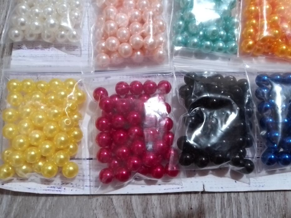 Бусины диаметром 8 мм золото, серебро. 24 цвета.