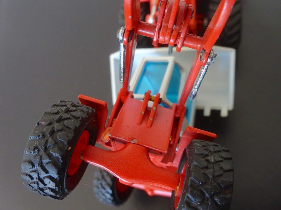 Lote de Miniaturas 1:50 O&K da Conrad e NZG