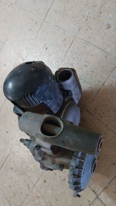 Motor Vespa 125