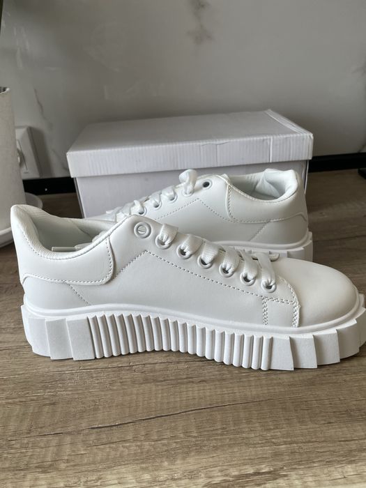 Кеди жіночі білі кросівки