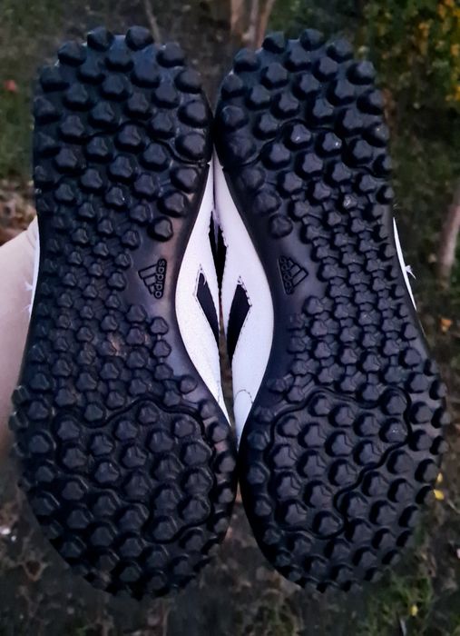 Дитячi кросівки для футболу Adidas,  30,5р.