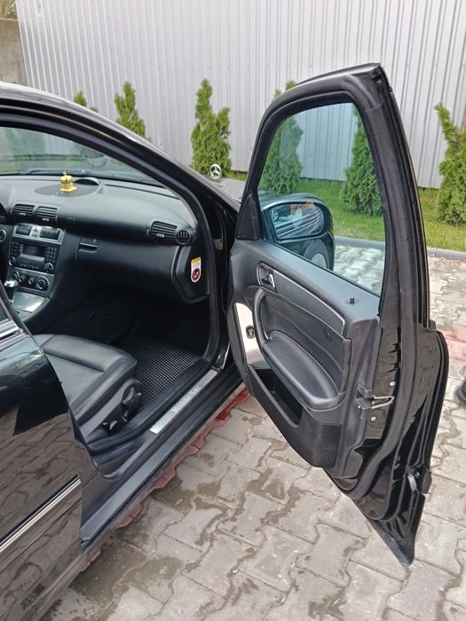 Продам MERCEDES   C-220