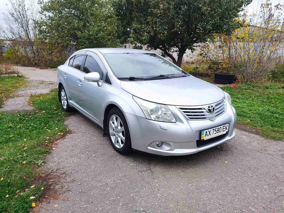 Продам Toyota avensis