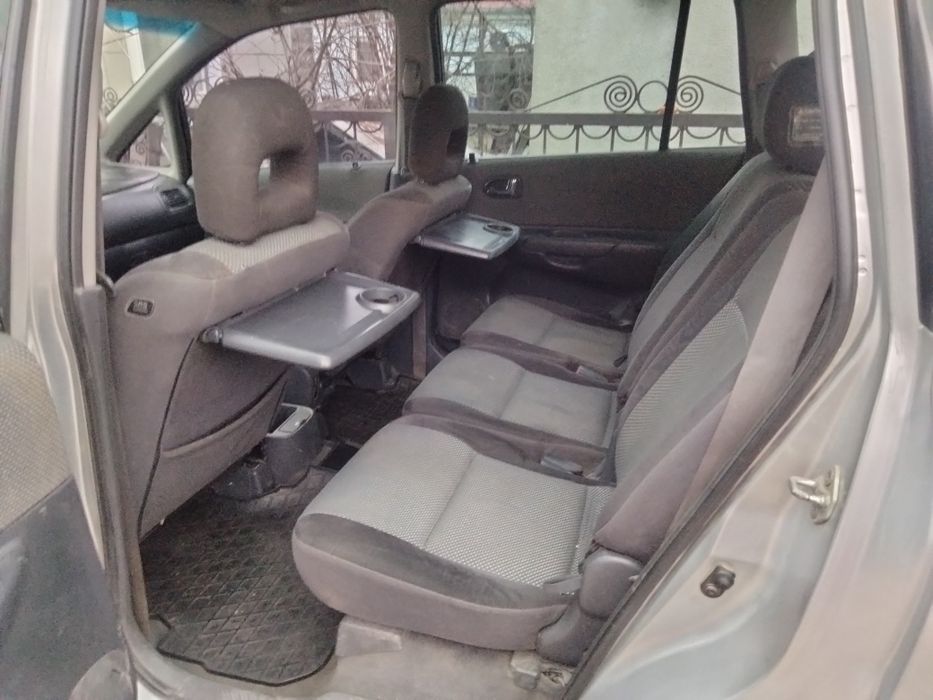 Продам Мазду 2002 года . Газ бензин .