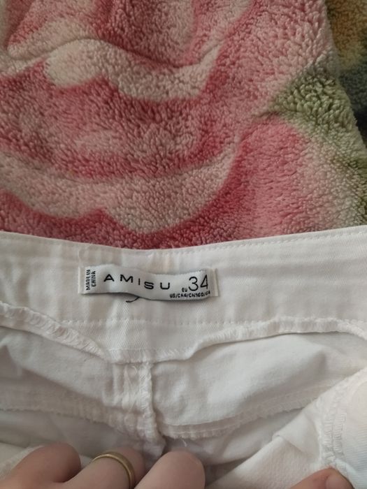 Продам!! Шорти amisu