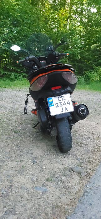 Максі скутер Малагуті мєдісон ie 250