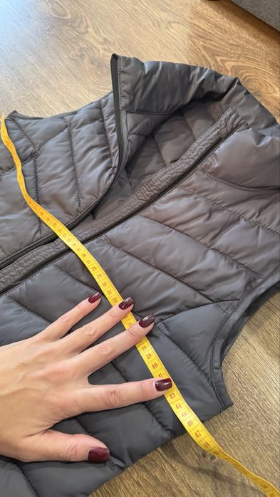 Продам сірий жилет Tom Tailor