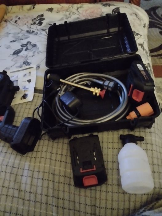 Мийка акумуляторна з двома батареями.